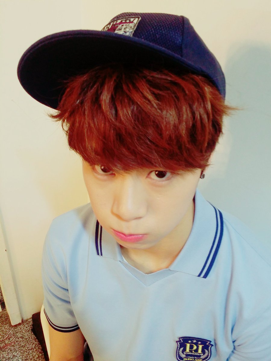 offclASTRO's tweet photo. 정답은 ㄷㅋㅁㅂ 이었습니다!!!ㅎㅎㅎ 
오늘 촬영이 모~~~두 끝났습니다. 스탭분들과 사랑하는 우리 멤버들 모두 고생하셨습니다💞 #아스트로 #차은우 #달콩문빈 #피엘스쿨웨어 https://t.co/4eIwA6PRHI