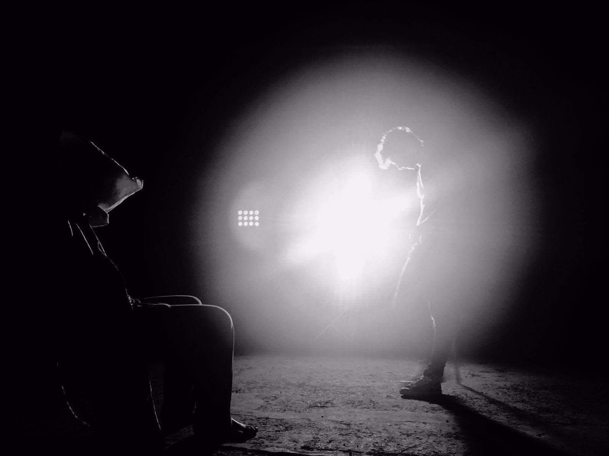 SEATTLE_STTL's tweet photo. Busca entre las sombras #elritual #imperiosguerrasheroesdeudas https://t.co/rTkpiSdpGx