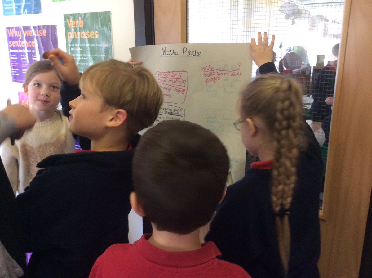 WBJYear3's tweet image. @WBJJuniorSchool We are presenting our information about the 7 modern wonders of the world! #talklessteaching