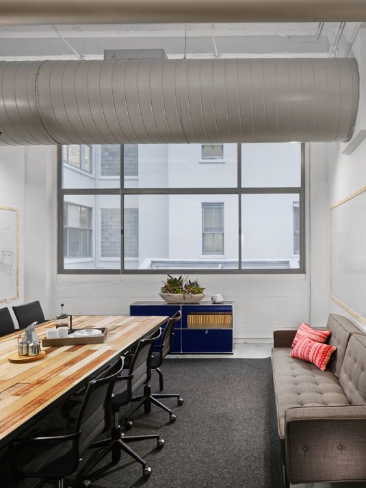 DeskOfficeInt's tweet photo. #BeInspired by intricate #details at Hightail: https://t.co/TPvn7iFBA5 #origami #officespace #cooloffices https://t.co/sJgo2uwnG8