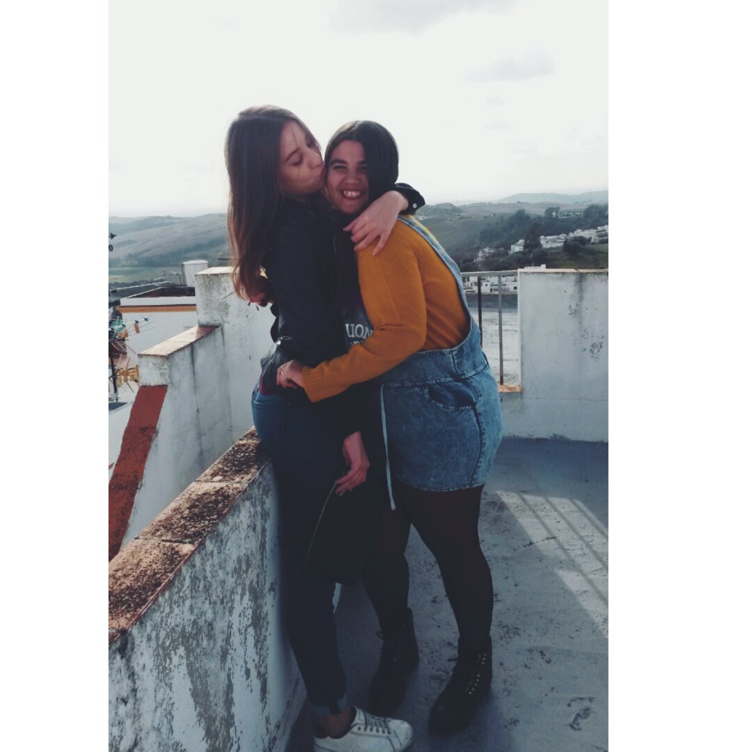 palomadrd's tweet photo. Muchassss felicidadessss againnnnnnnnnnn!! TE AMOOOOO!!!! @MariaPV18 https://t.co/Qom4w0x0bw