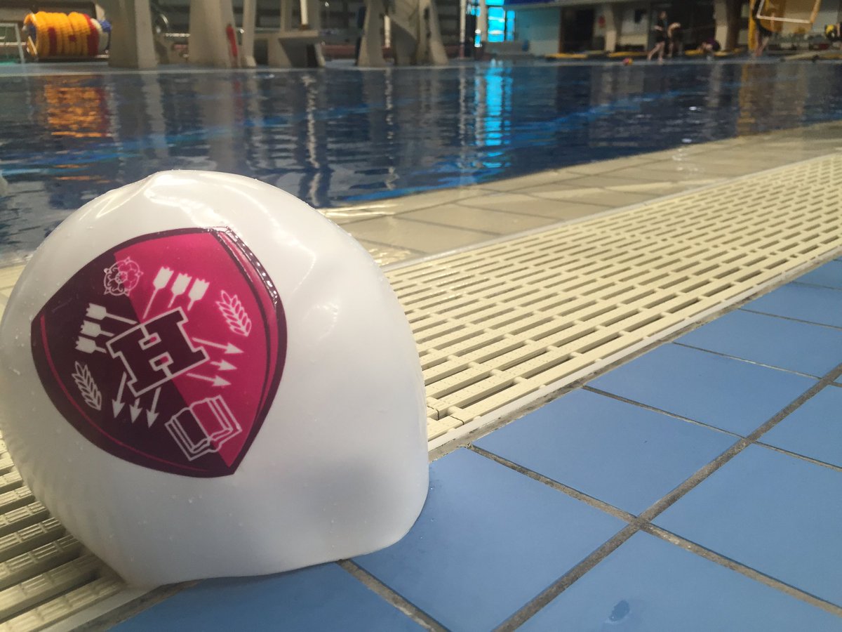 Sport_Hallam's tweet image. Overall 28-33 as @HallamSwimming smash both men's and women's points!! Uni we are coming for you 👊🏻👊🏻