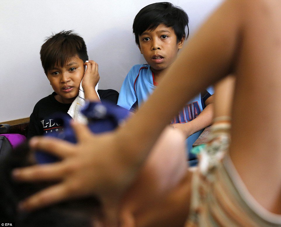 More than 300 pre-teen boys undergo mass circumcision in the Philippines. h...