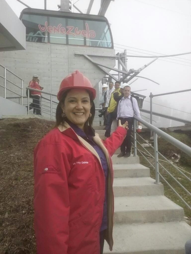 Marlenycdc_'s tweet photo. Inspecciones finales para dar a conocer el sistema teleférico más alto, largo, moderno y seguro del mundo @Mukumbari https://t.co/A4TSc6XkUF