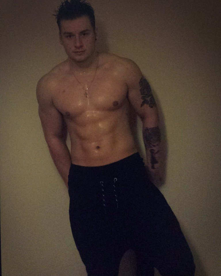 Inguss_R's tweet photo. follow me on my fitness page https://t.co/Y2k6Ezejqq. https://t.co/9Yr6FalaXt