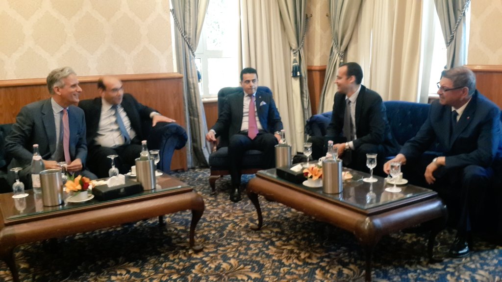 ItalyinTunisia's tweet photo. Rencontre des entreprises italiennes avec le Chef du Gouvernement @Habib_essid et Ministre @Yassine_Brahim #CTICI https://t.co/hSj3hTl3gD