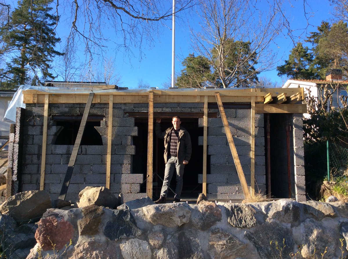 SNackaMer's tweet photo. SNacka äntrar Sveriges första hobbithus! https://t.co/8dVotTsmXB
