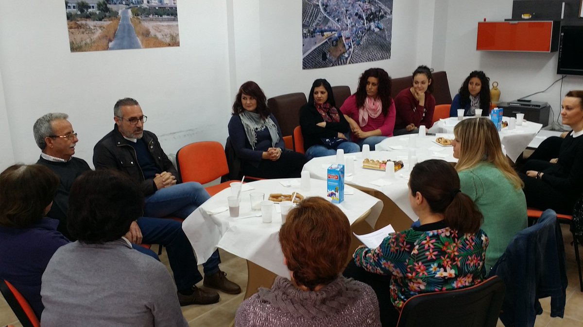 AytoEscanuela's tweet photo. Javier Sabalete, Alcalde de Escañuela, asiste al Encuentro de Lectura "Tarde entre letras" #Escañuela #Cultura https://t.co/WamQwrHuXp