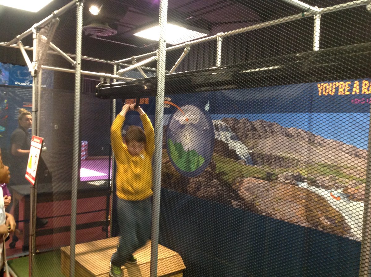 KaczorsThinkers's tweet photo. 3rd Ss enjoying Day 3 at Sloan Museum: Water's Extreme Journey. @SyringDragons @swartz_creek https://t.co/O8sxdiVwf9