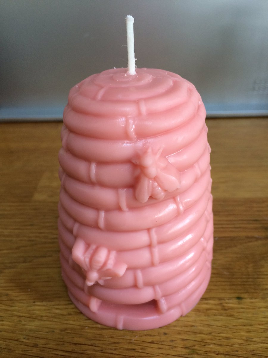 WhiteleyScent's tweet photo. Beehive candle...this is cherry scented 😍#naturallythebest https://t.co/f6SvAnvcL2