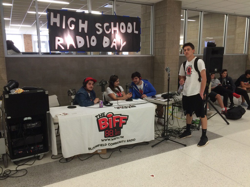 TheBiff881's tweet photo. Biffers rock the Commons during lunch to celebrate @HSRadioDay. #HSRD2016 https://t.co/UqstgHcTTV