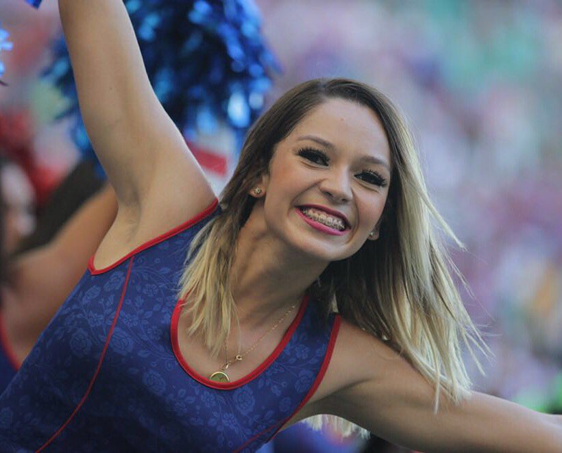bruleticiass's tweet photo. Hoje tem minha paixão em campo!!!🇷🇺
#ECBahia #BBMP 🍀💙❤️ #Tricoleaders #Tricolíderes 👯
Fotografia: @siga_will https://t.co/dzHNqeTRvR