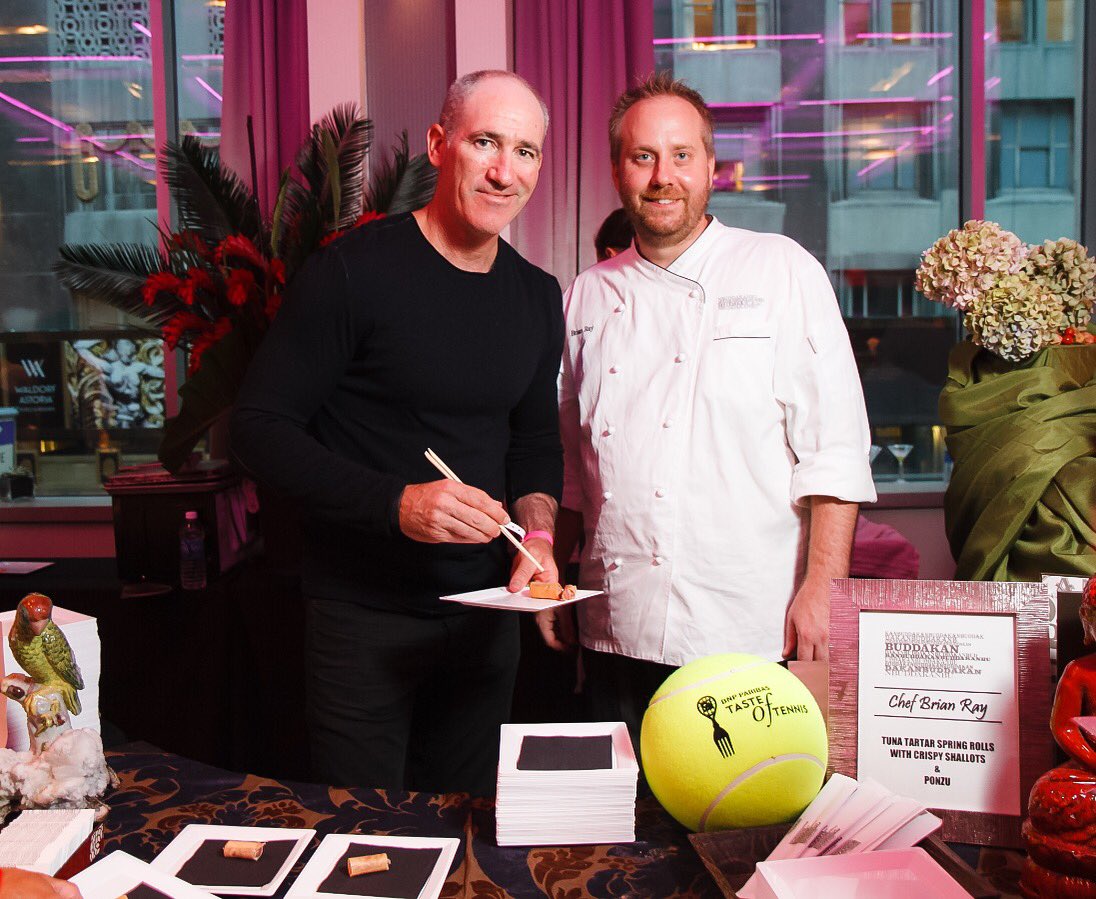 TasteofTennis's tweet image. Love this pic of @bgtennisnation and Buddakan, NYC Chef @ChefBrianRay at #tasteoftennis New York 🍴🎾