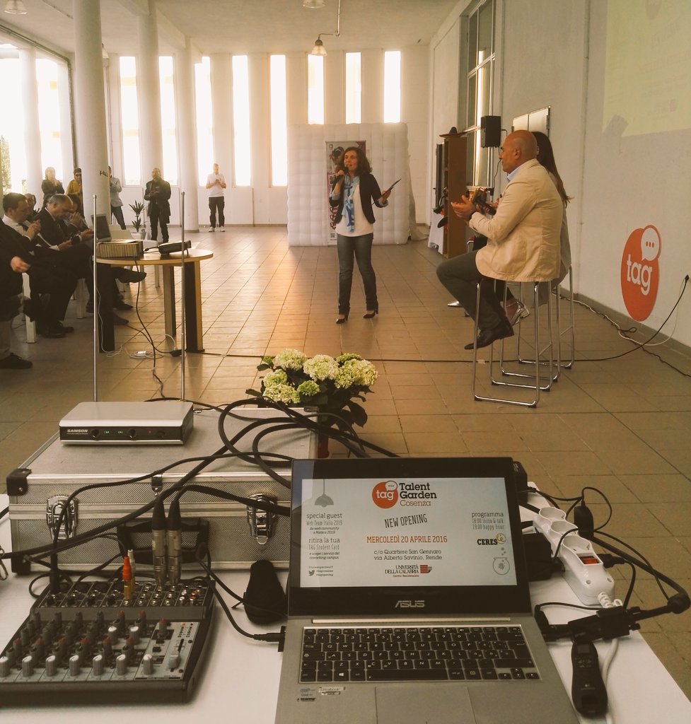 antoguerrieri's tweet photo. Iniziamo il nostro evento #TAGCosenza #TAGOpening #Cosenza #ciapotimufa https://t.co/KzRDdk3kxT
