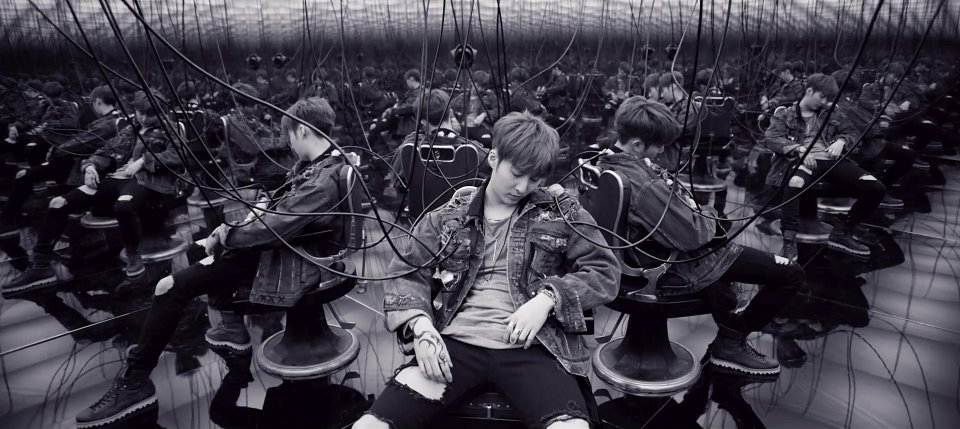TripleSFrance's tweet photo. [MV] Double S 301 ~ Fraction https://t.co/3OUM4wDHgA https://t.co/RfVgMlM0NR