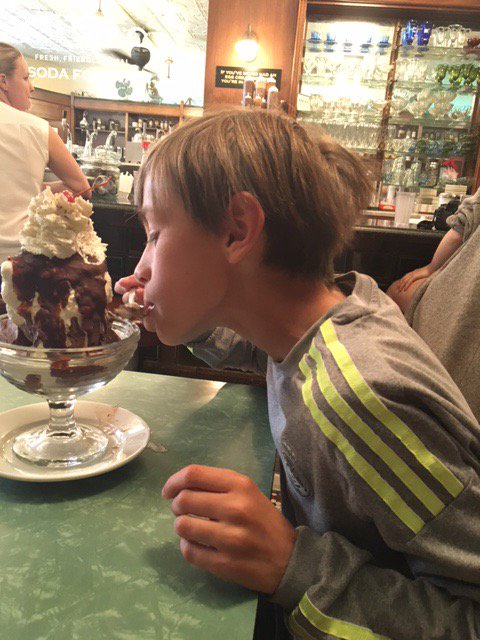 ReneeMDale's tweet photo. When barbaric #NYC #public #MiddleSchool process ends&u get school Uwanted,2 things happen:LargeIceCream& #LargePour https://t.co/WDTAKNCvzL