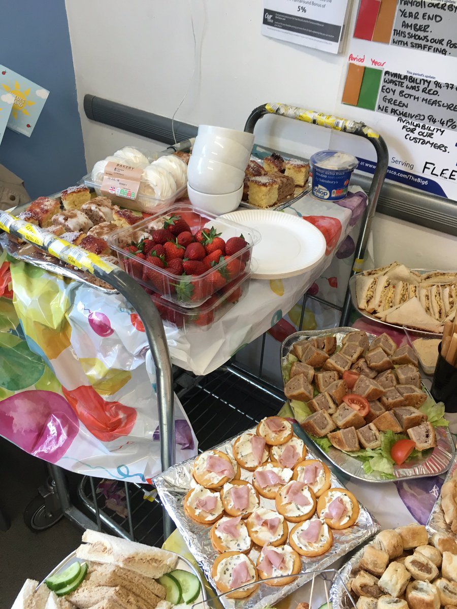 moylesarahlou's tweet image. Buffet celebrating full year results at 5632 @TescoHatfieldAv @ziggyhamer @mattashby27 @julier1962