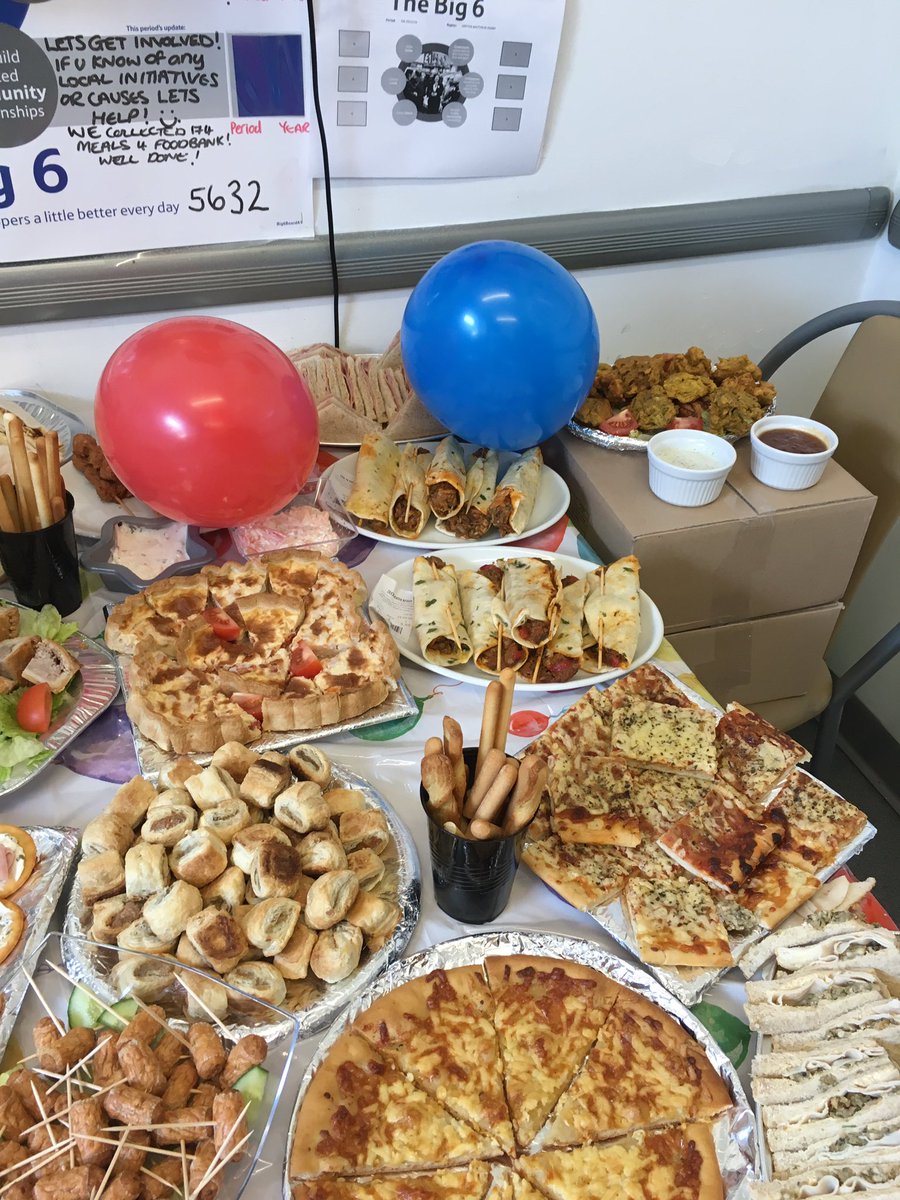 moylesarahlou's tweet image. Buffet celebrating full year results at 5632 @TescoHatfieldAv @ziggyhamer @mattashby27 @julier1962