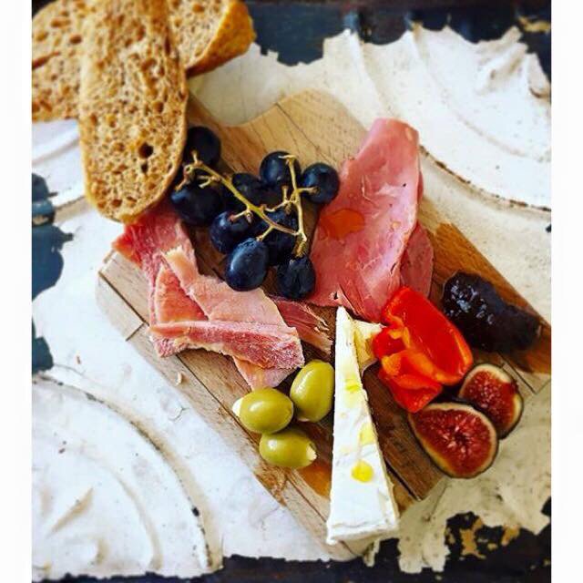 Rustic Café tweet media