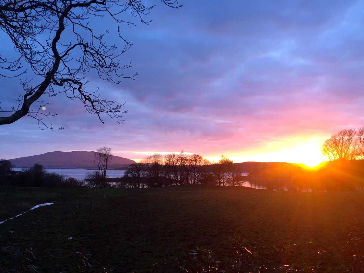 LungaHouse's tweet image. Love a Lunga Sunset... #scotland #westcoast #argyll @HeartofArgyll @secret_coast @swdmagazine @WedInspiration