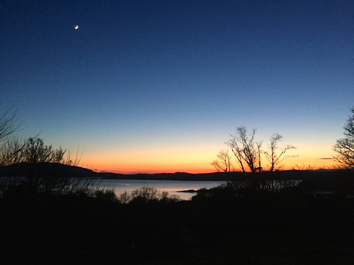LungaHouse's tweet image. Love a Lunga Sunset... #scotland #westcoast #argyll @HeartofArgyll @secret_coast @swdmagazine @WedInspiration