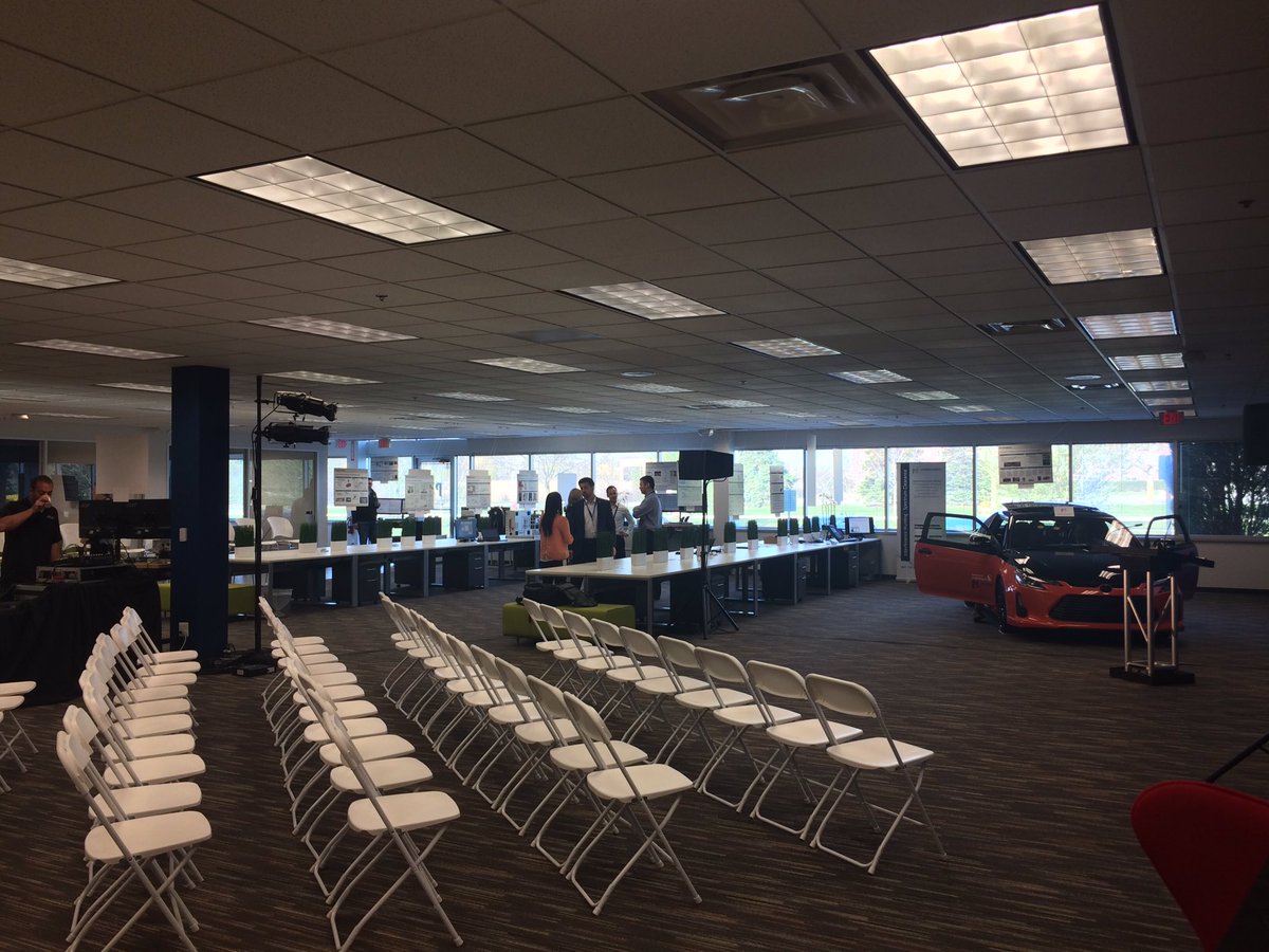 glennrstevens's tweet photo. Here for the #OneP3 #Mobility Innovation Open House in Southfield #MichiganIsAuto #SmartMobility #ConnectedCars https://t.co/FczsKKe4b8