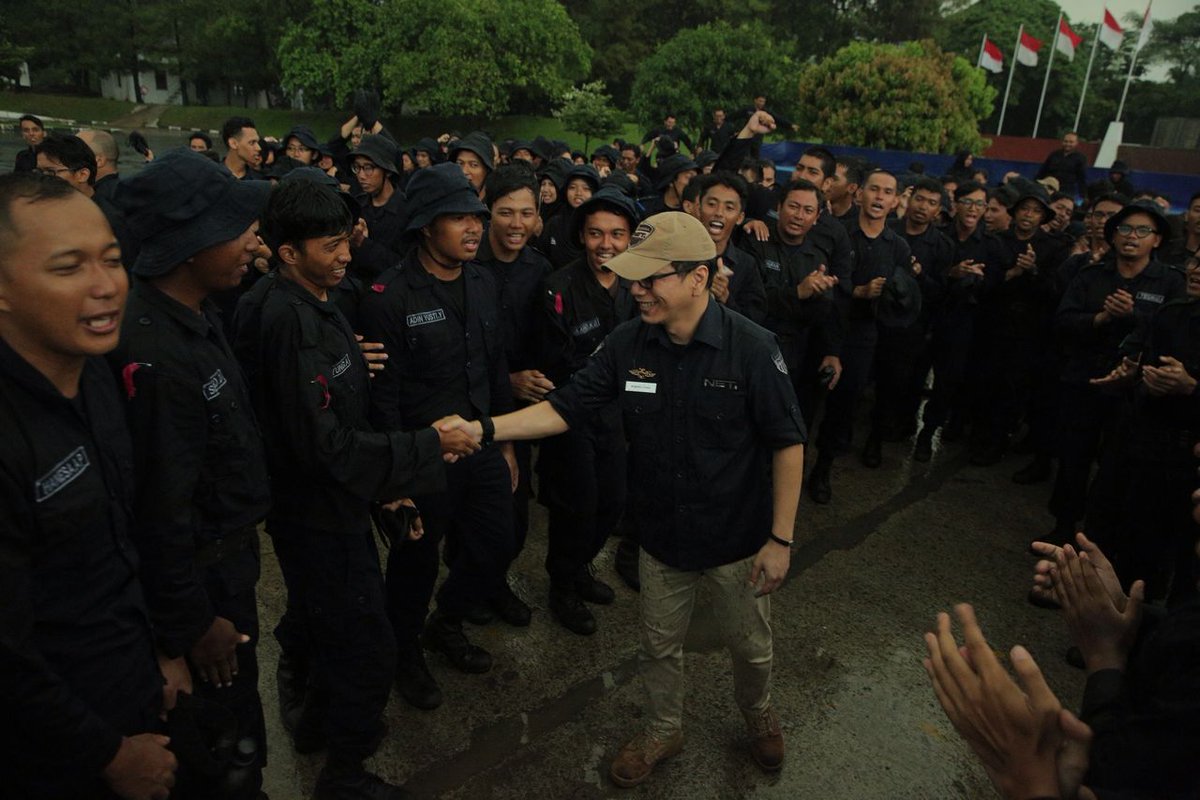 mdtvindonesia's tweet image. Penutupan Military Basic Training #MDPIV_NET sore tadi.. 

Yeay! Sampai bertemu di kantor The East.