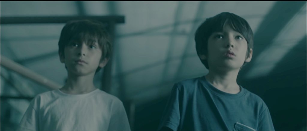 Kane Dennis 東方神起のpvで 一緒に出たの友達です