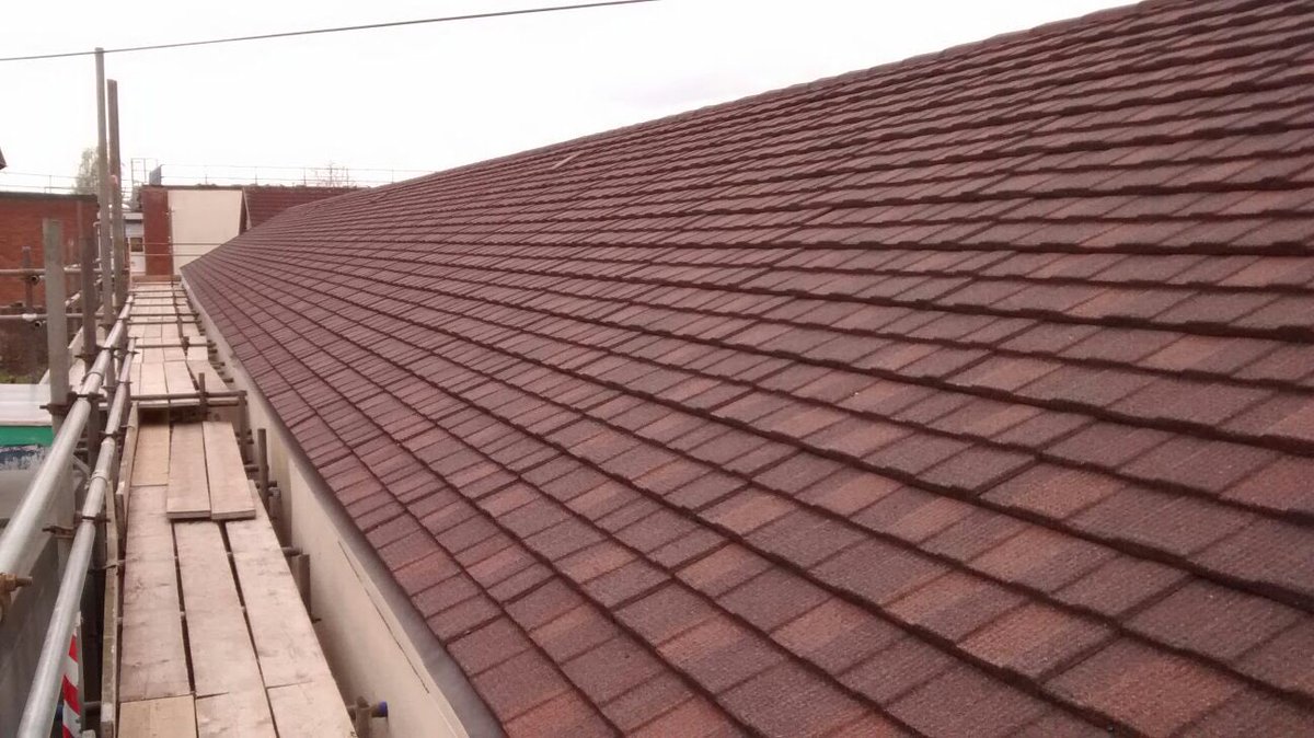 AssociatedR's tweet photo. Refurbishment complete using @Icopal_UK Decra Oberon roof tiles!
Grab your woods!
Still time for a game!😳 https://t.co/ivaA9D1foH