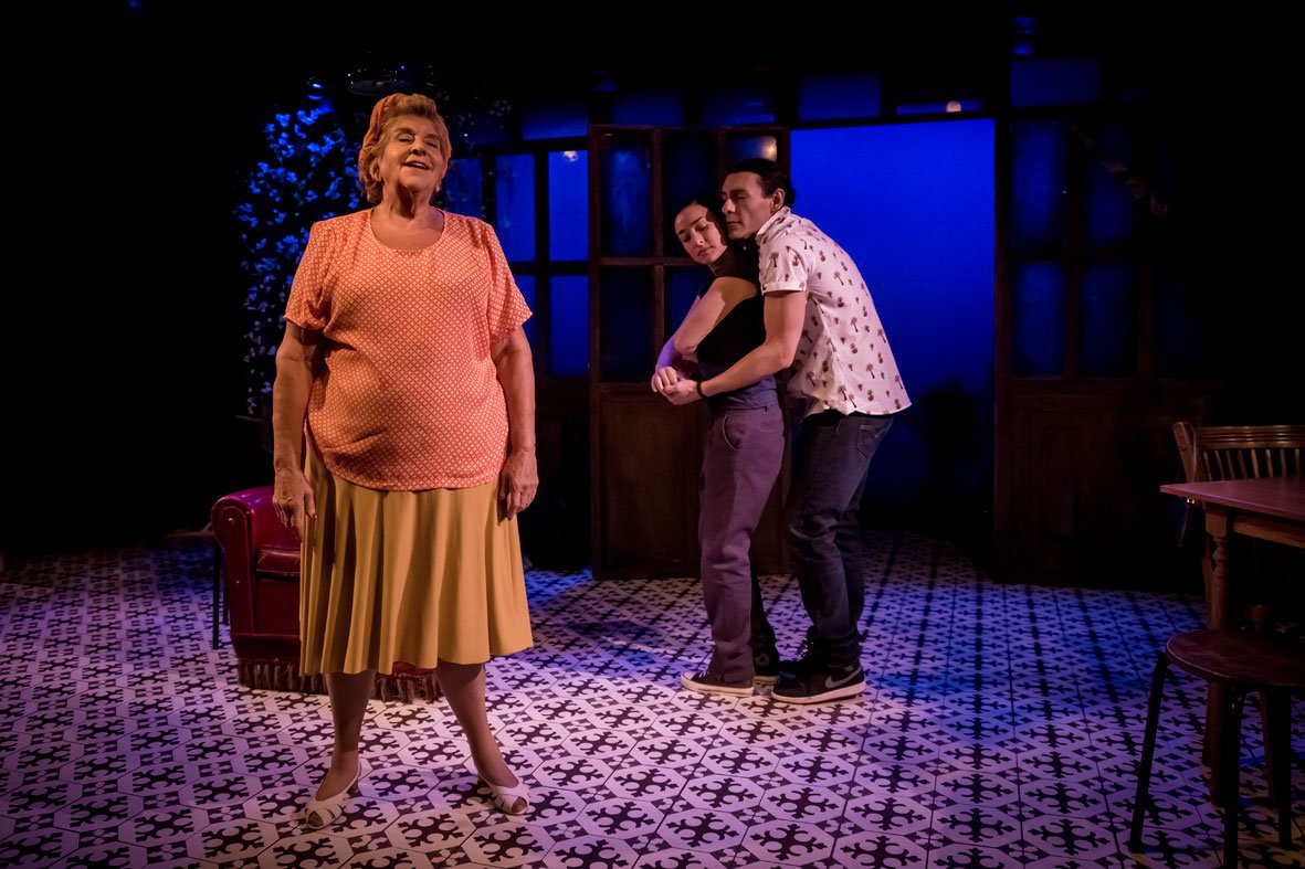 Regresó #Adentro, una obra con tanta fuerza que con solo sugerir sabrás lo que está callando cdn.mcu.es/espectaculo/ad…