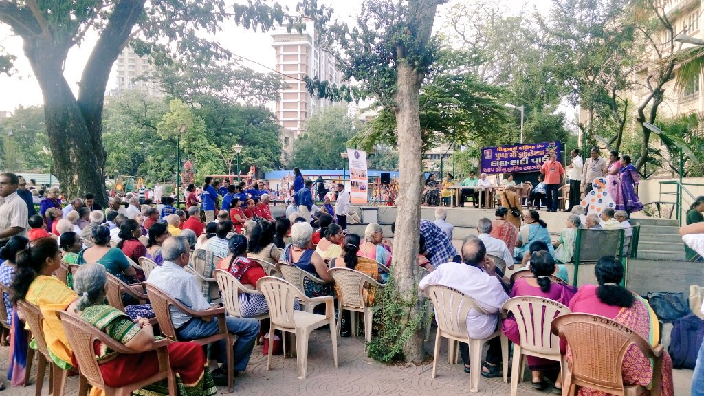 Rc_Mithibai's tweet photo. The Crowd is Here. Few mins to go for the #Danceathon2016 Launch! Join us at Veer Savarkar Garden, Borivali. https://t.co/JanqlfrZGt