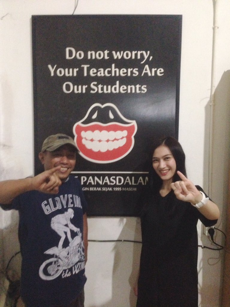 MelodyLaksani's tweet photo. On duty #TheUntoldStoryOfJKT48 https://t.co/5USXGV56Hc