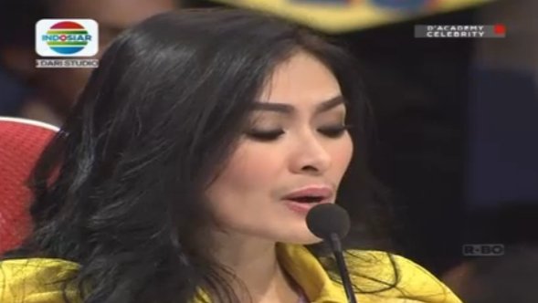 Kalau teh <a href="/iis_dahlia/">iis dahlia</a> bilang, <a href="/rafaell_16/">Raphael</a> suaranya cucok! Kayak udah di mixing! #DAcademyCeleb