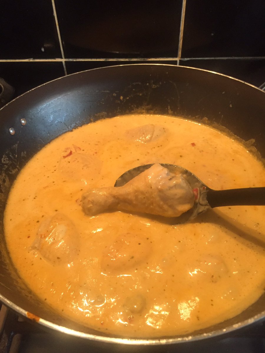 izatt87's tweet photo. Drumsticks bathing in Thai red curry #becauseican #goals https://t.co/W6YQ9NJikH