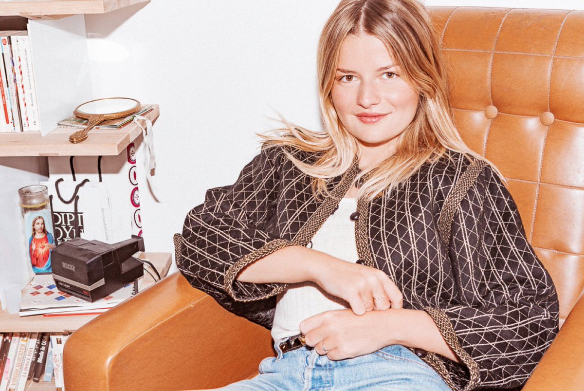 French deodorant, tanning pills, just-bitten lipstick, and more in <a href="/Sbnscl/">Sabina Socol</a>'s The Face into.gl/sabina-