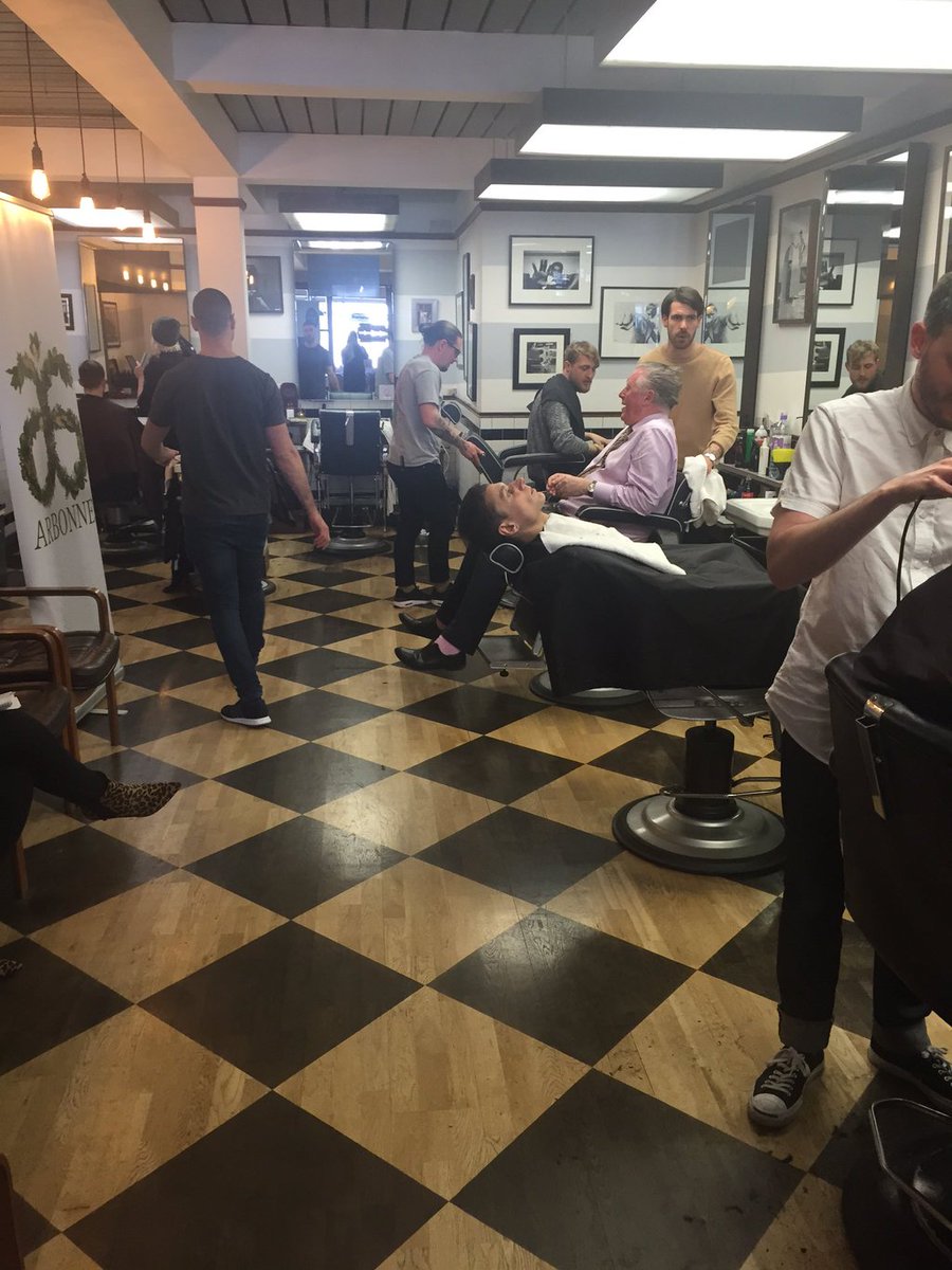 UK_Arbonne's tweet photo. Work smarter- not harder this Wednesday! Thats what the guys at @SharpsBarbers are doing today! #RE9forMen https://t.co/gnIfUy7FfZ