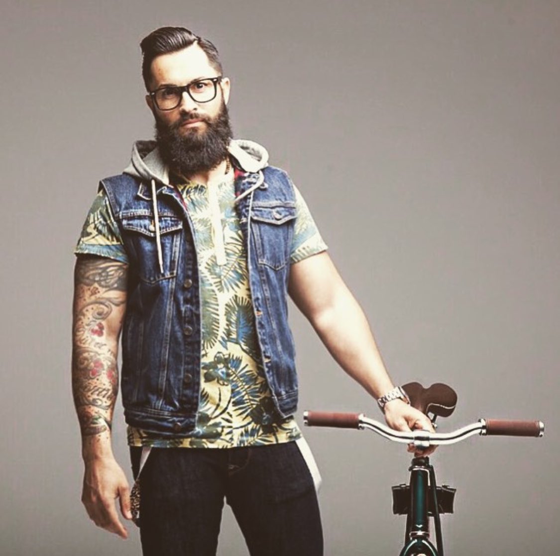 #beard #beards #tattoos #glasses

instagram.com/pugilatobarcel…