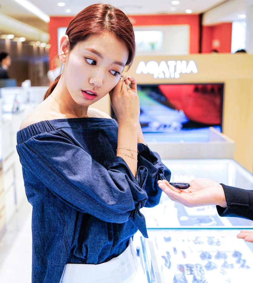 PSH_IFC's tweet photo. #Agatha FB 200416 (2) #ParkShinHye #박신혜 
https://t.co/szYxvY2Im8 https://t.co/NzL2XqG8R5
