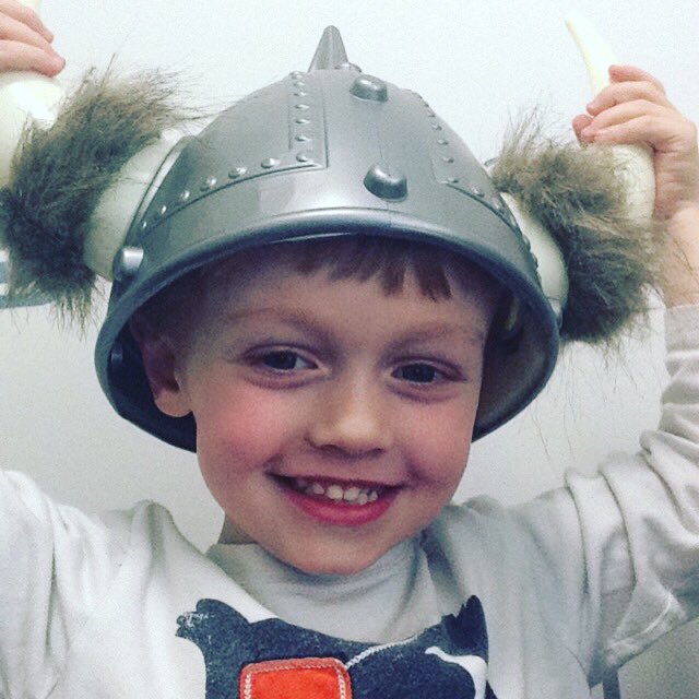 ComptonOrtho's tweet photo. Tiny siblings love it when Dr. C lets them borrow his Viking hat! #bgbraces #smile #comptonortho #futurepatients https://t.co/mv7qjXg6KD