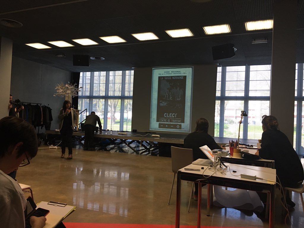 Narration2_0's tweet photo. Dernière expérimentation de la journée avec @editionscactus et Camille P. #narration20 https://t.co/sYWYdAbFPX