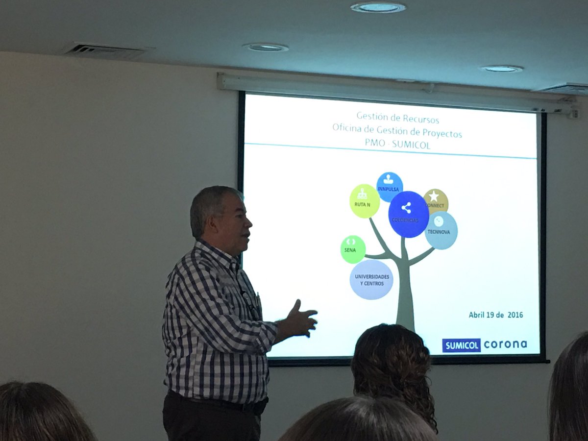 David_Sierra_N's tweet photo. Luis Bahamón #Sumicol #GrupoCorona comparte experiencias beneficios tributarios @Ruta_N @ANDI_colombia @Colciencias https://t.co/Uprtr0wdsH