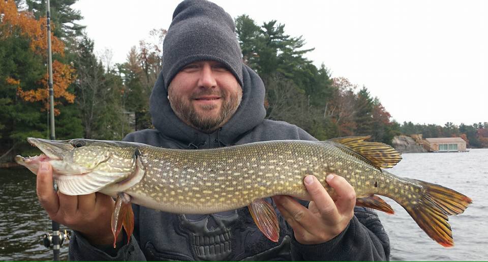 Skipperstackle's tweet photo. @Chris_N_Sherry @top50pike @Fishbigworld @TrophyPike @KeepCanFishing @GirlsofFishing @muskokasherry poor Chris https://t.co/MwgYYdoxLc