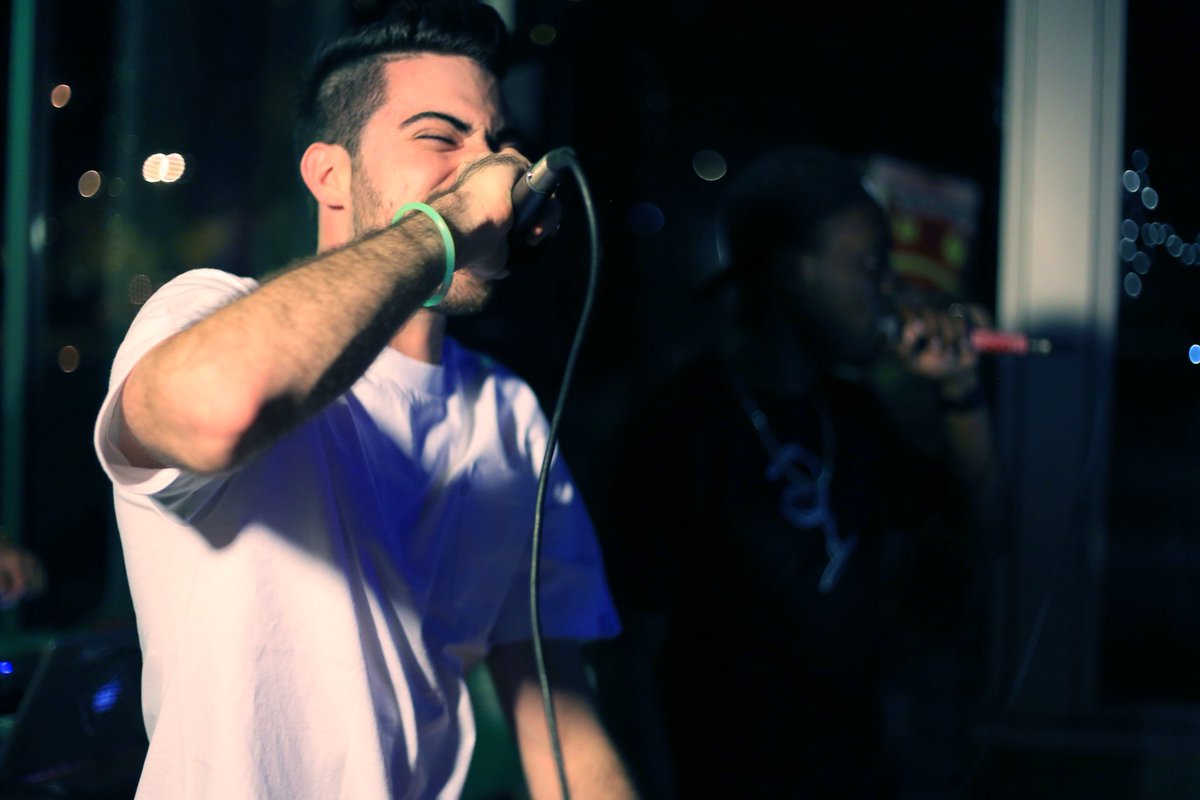 urbangorillas's tweet image. do what you love 🎤🎶🎶🎶
@T_Rev21 x @ArokHill