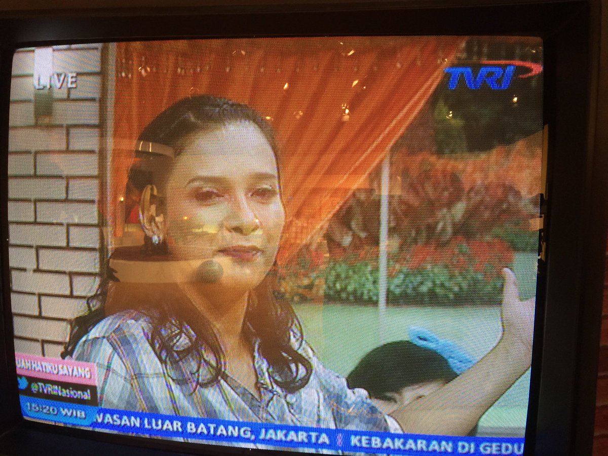 shahnazhaque's tweet photo. Terima kasih @TVRINasional menyediakan tempat untuk Anak Indonesia bahagia melalui @BhsTvri https://t.co/QY4OtwsNWP