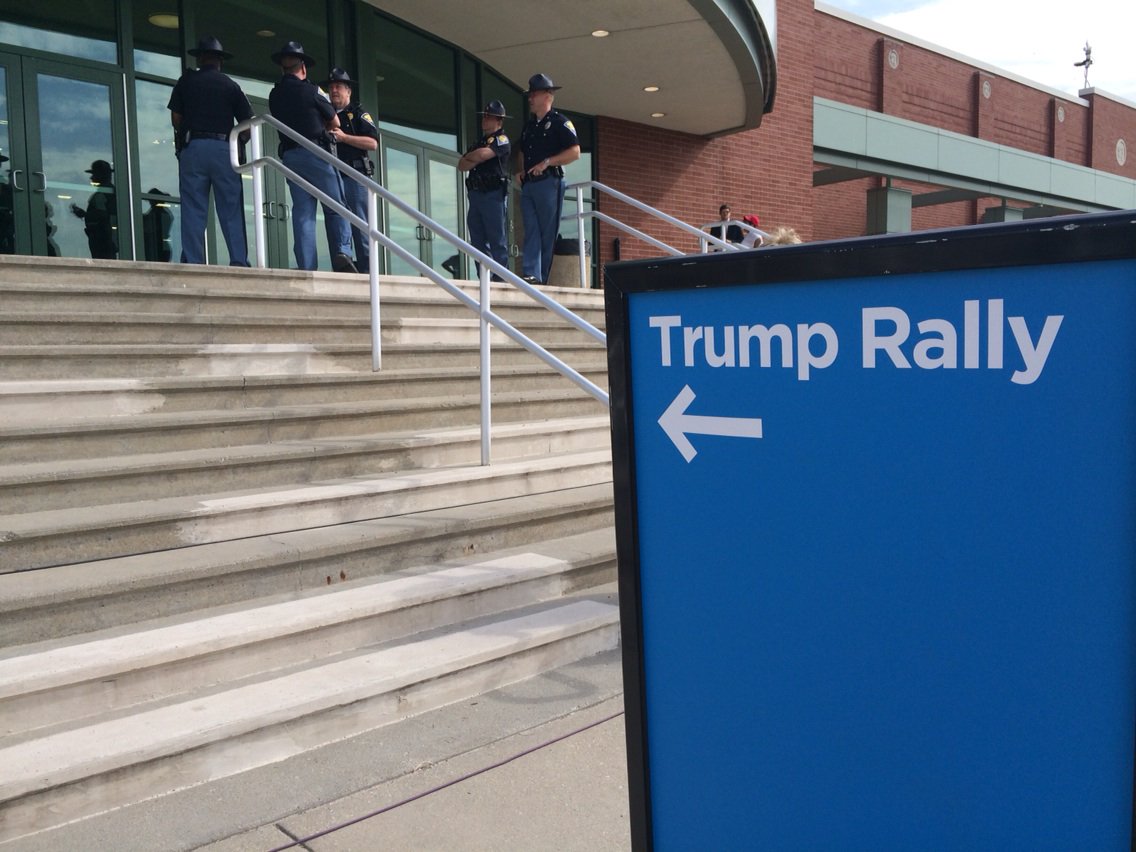 katieheinz6's tweet photo. We're told the first person arrived at the fairgrounds for the Trump rally around 5am. @rtv6 https://t.co/zy7Y0luE5y