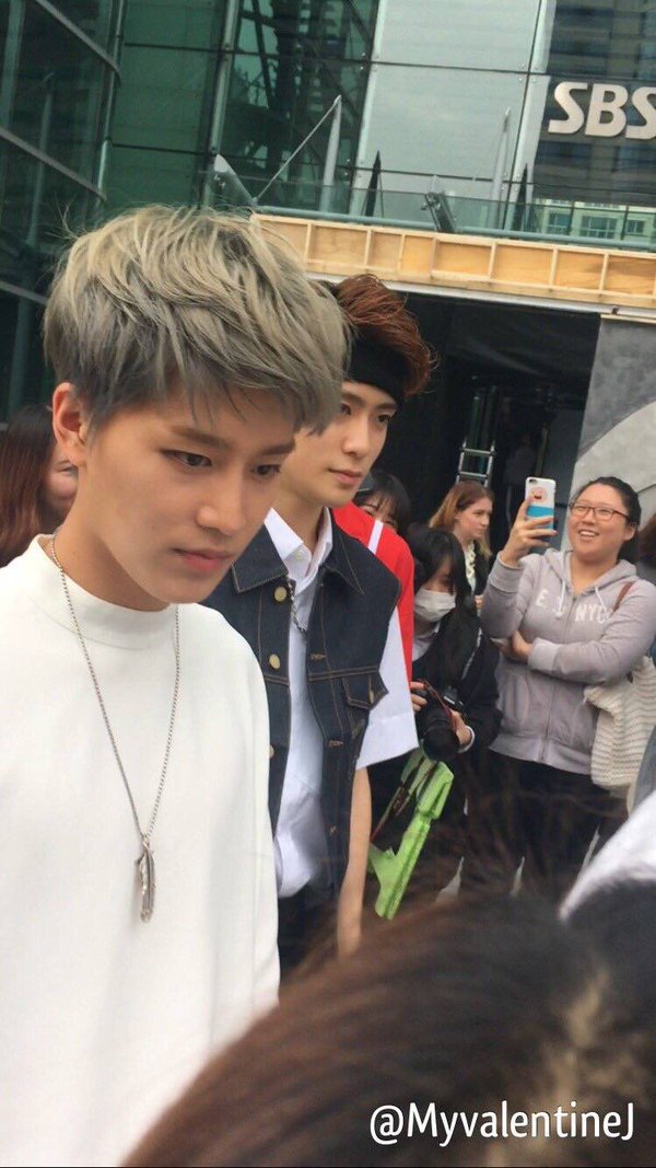 160420 Taeil on SBS Cultwo Show with his iconic hair color, grayyyyy!!! exactly on without you era ;_____;♡