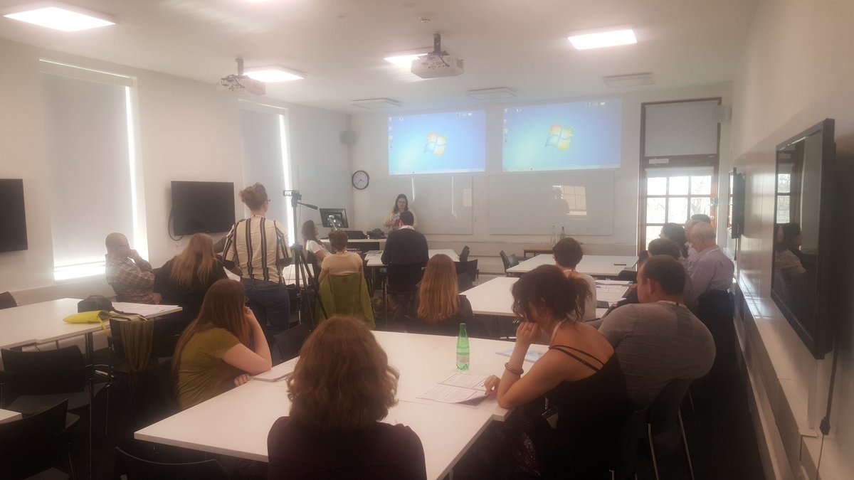 DiggersForum's tweet photo. #SkillsGap session co-organiser Sam runs through the background and creation of our #CallforVoices case studies call https://t.co/DadTn5UMfZ