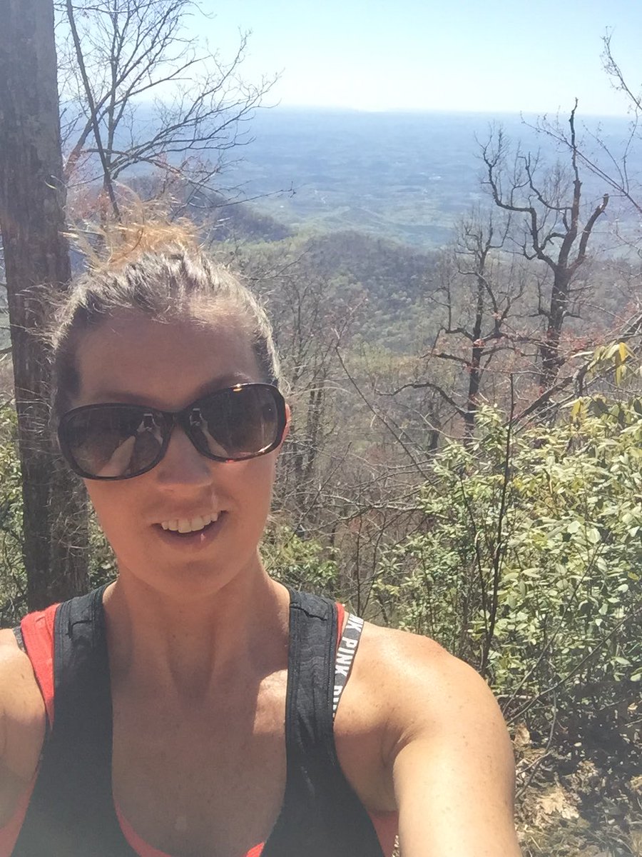 amber_nichole's tweet photo. Exploring Asheville by boot! #hiking #northcarolina https://t.co/0QaTpTuzQR