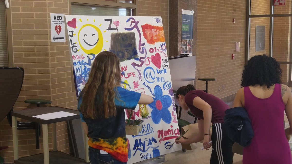_drdamian's tweet image. LHS Arts Festival 2016 in full effect. #ltps #artsed #ArtsEdChat #njed