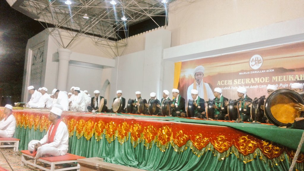 MSA_ACEH's tweet photo. Live TAMAN RATU SAFIATUDDIN (PKA) BANDA ACEH.
#syaikhmuda #zikiraceh #zikir #rapai  #news #aceh https://t.co/Mj1iCezudY